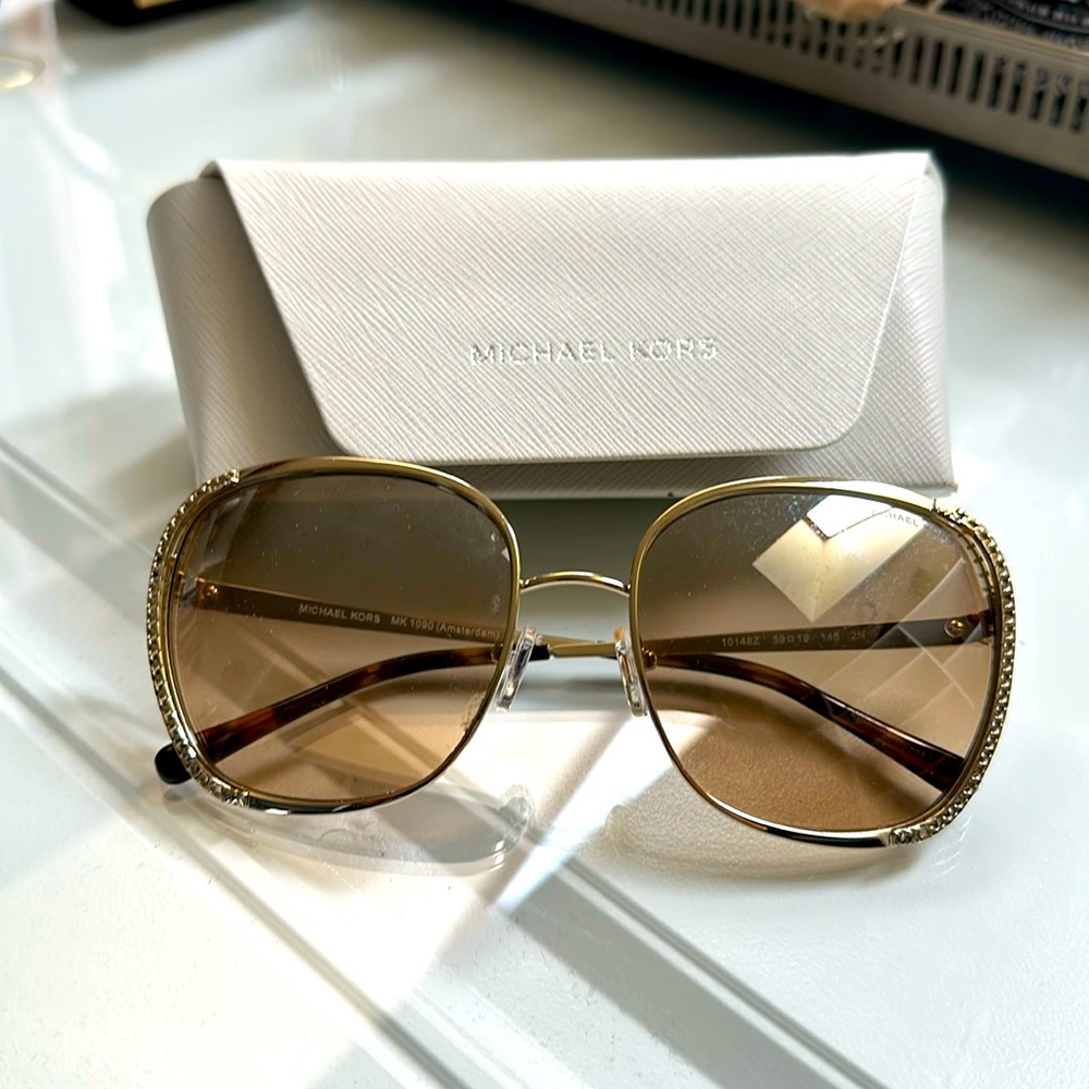 Women’s sunglasses Michael Kors